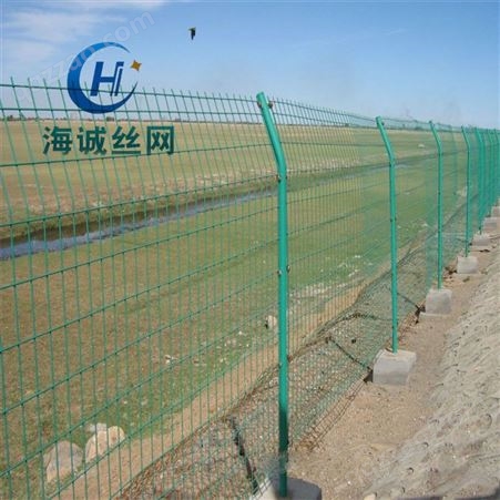 绿色双边丝护栏网 果园菜园圈地绿化隔离铁路防护网
